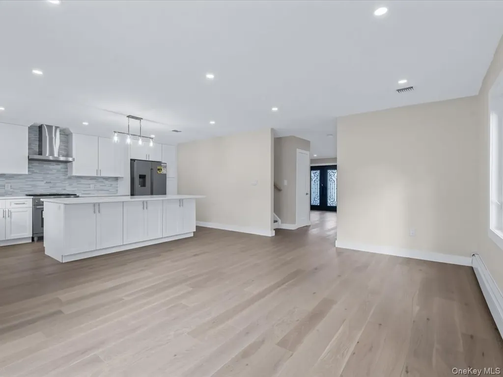 111 Celler Avenue New Hyde Park NY 11040