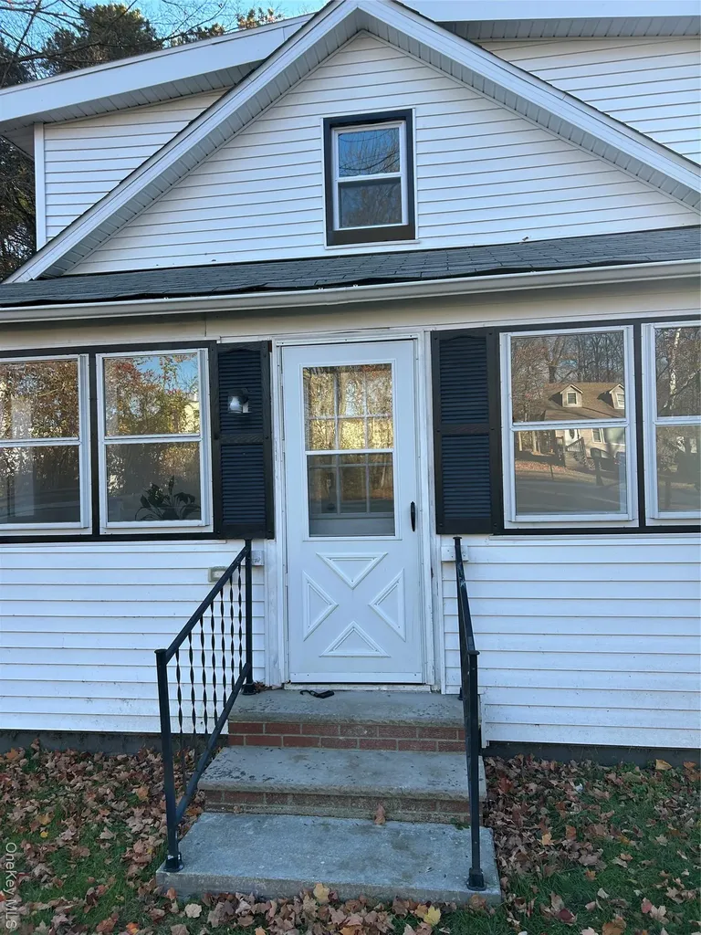 55 Peenpack Trail Huguenot NY 12746