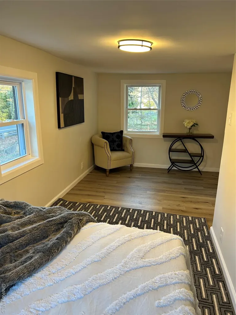 55 Peenpack Trail Huguenot NY 12746