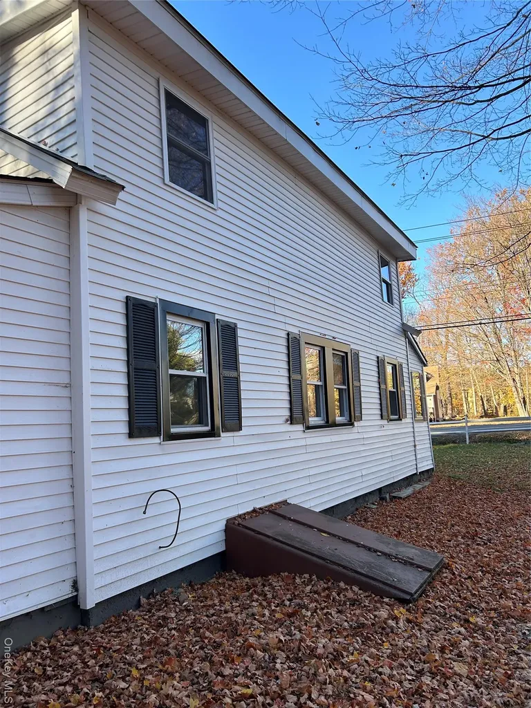 55 Peenpack Trail Huguenot NY 12746