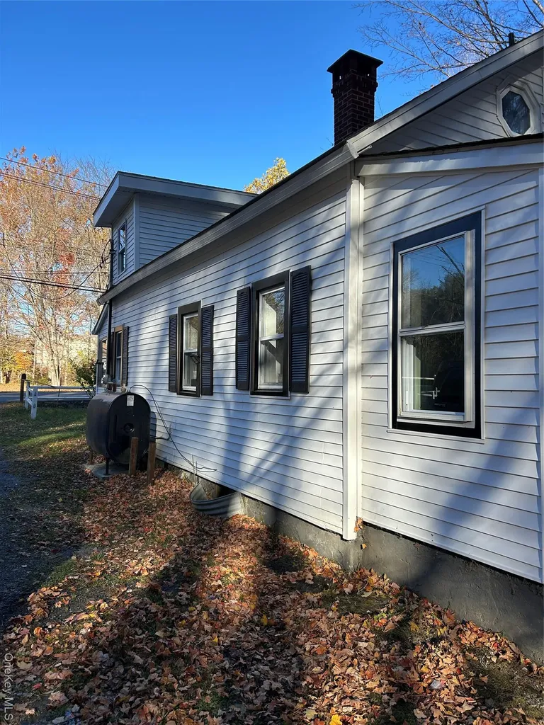 55 Peenpack Trail Huguenot NY 12746