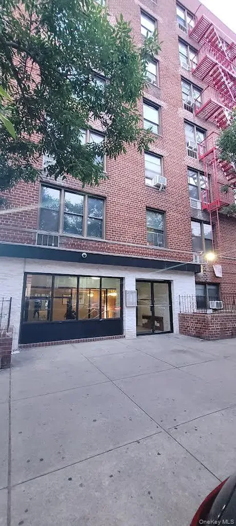 92-29 Lamont Avenue Elmhurst NY 11373