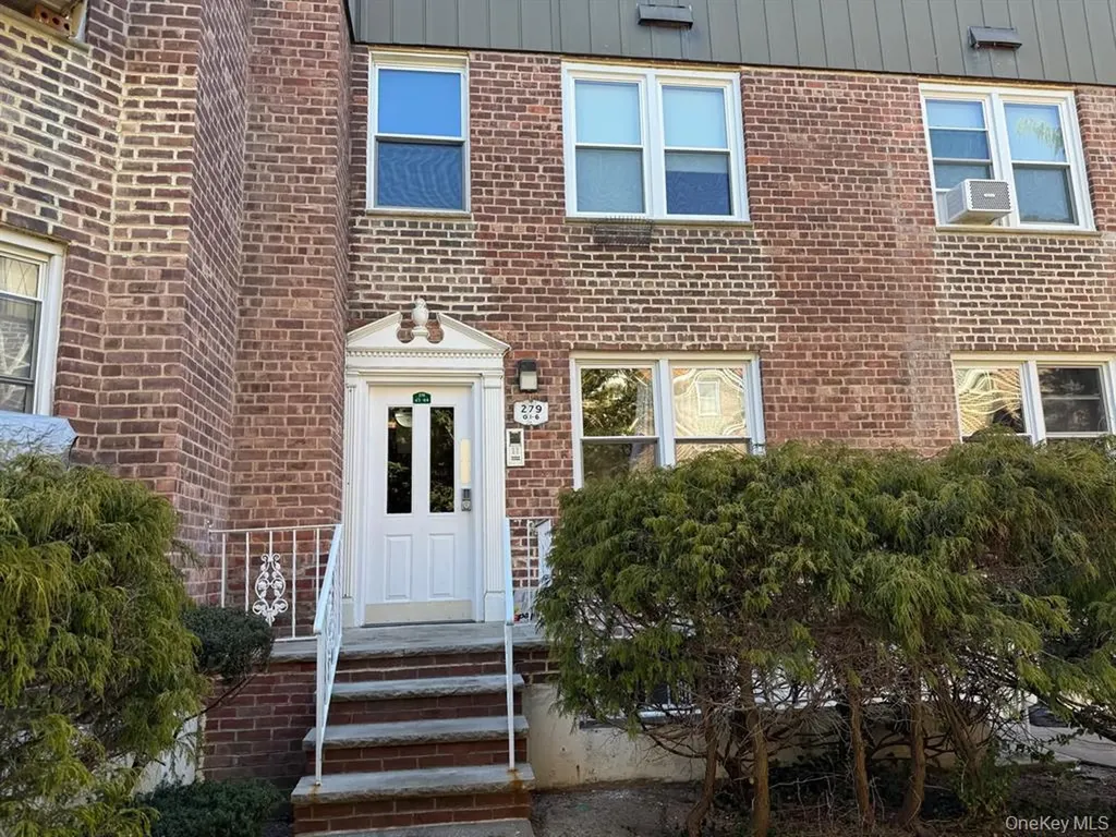 279 Cedarhurst Avenue Cedarhurst NY 11516