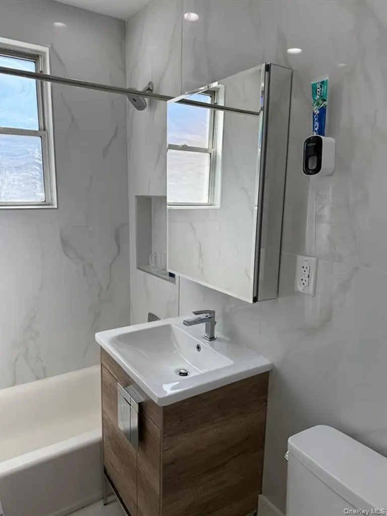 279 Cedarhurst Avenue Cedarhurst NY 11516