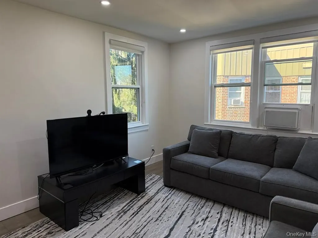 279 Cedarhurst Avenue Cedarhurst NY 11516