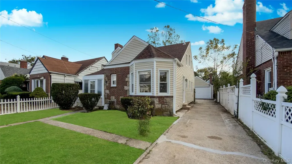 138 Windsor Parkway Hempstead NY 11550