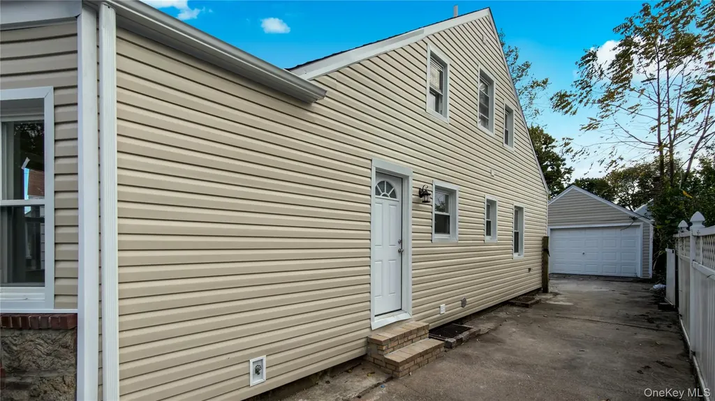 138 Windsor Parkway Hempstead NY 11550