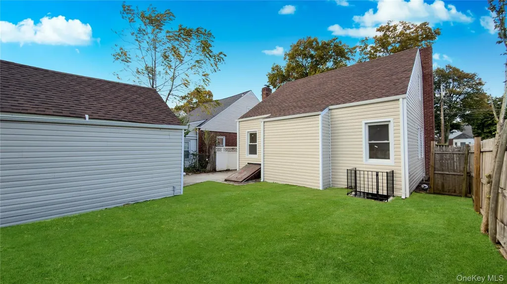 138 Windsor Parkway Hempstead NY 11550
