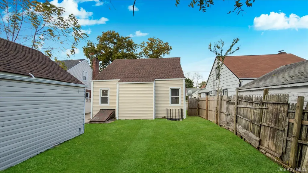 138 Windsor Parkway Hempstead NY 11550