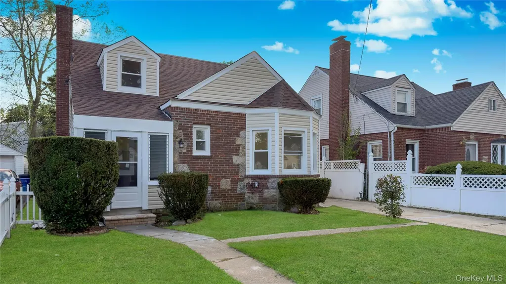 138 Windsor Parkway Hempstead NY 11550