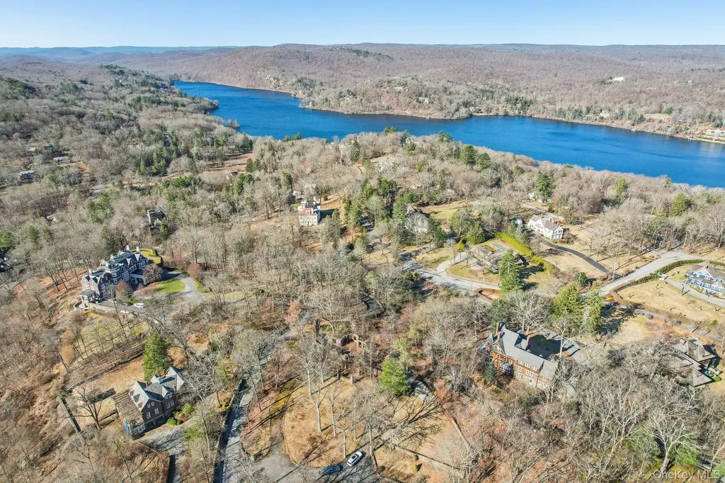 Serpentine Road Tuxedo Park NY 10987