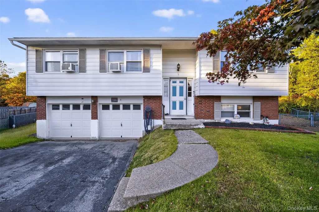 5 David Court Poughkeepsie NY 12603