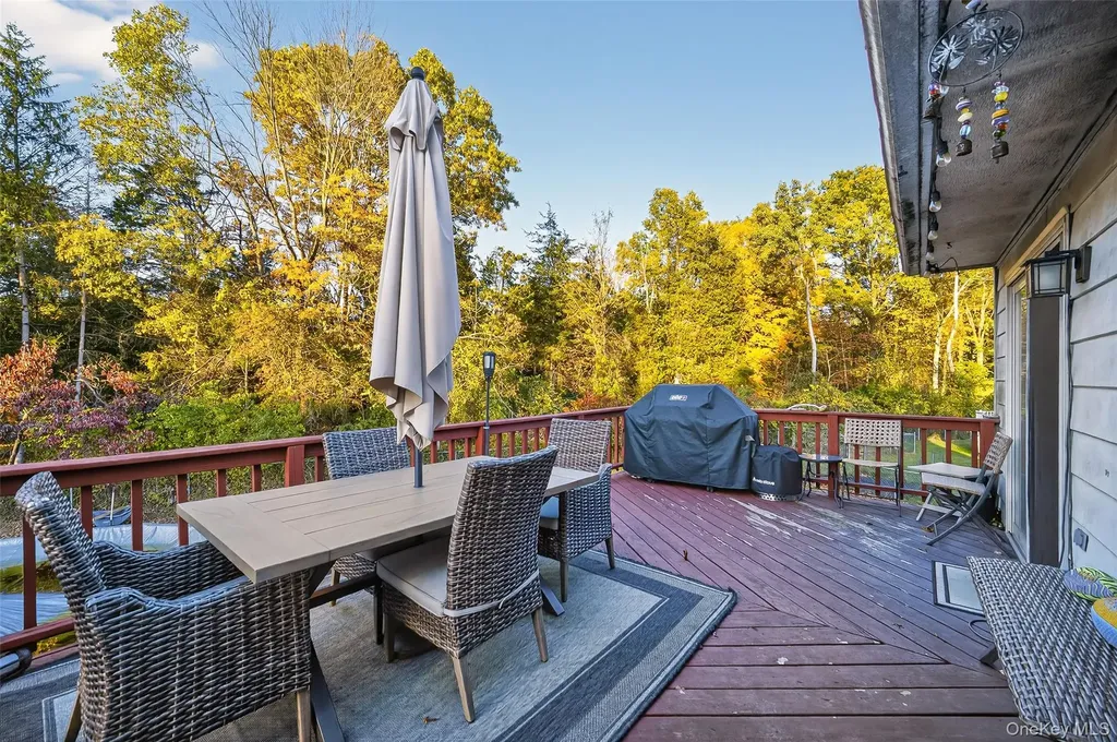 5 David Court Poughkeepsie NY 12603