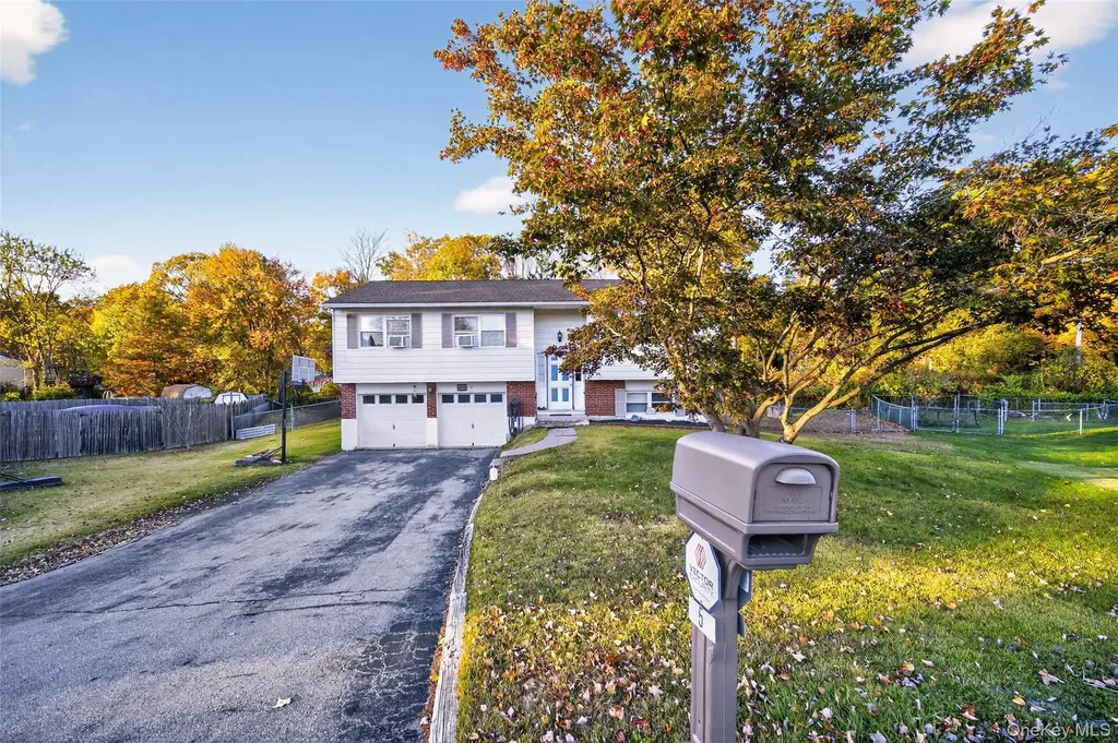 5 David Court Poughkeepsie NY 12603