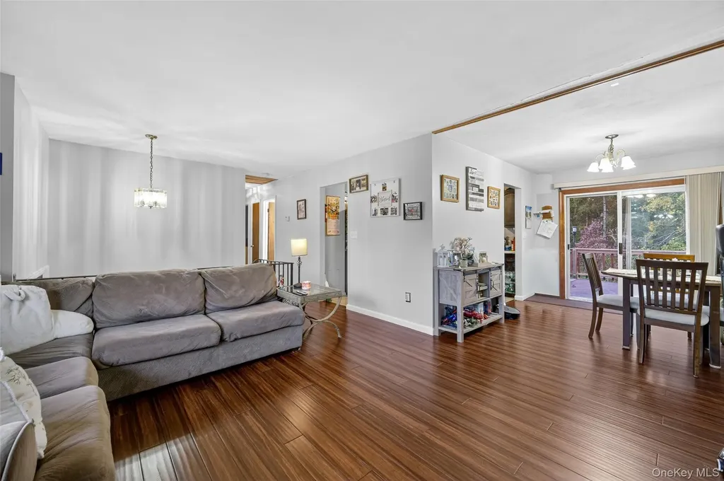 5 David Court Poughkeepsie NY 12603
