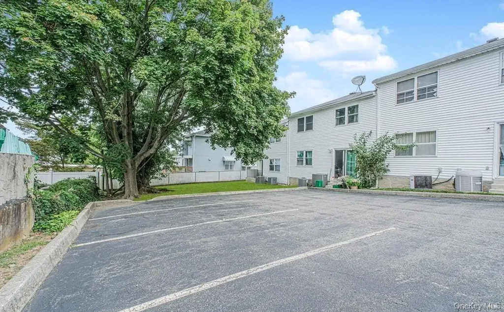 566 Buchanan Avenue Staten Island NY 10314