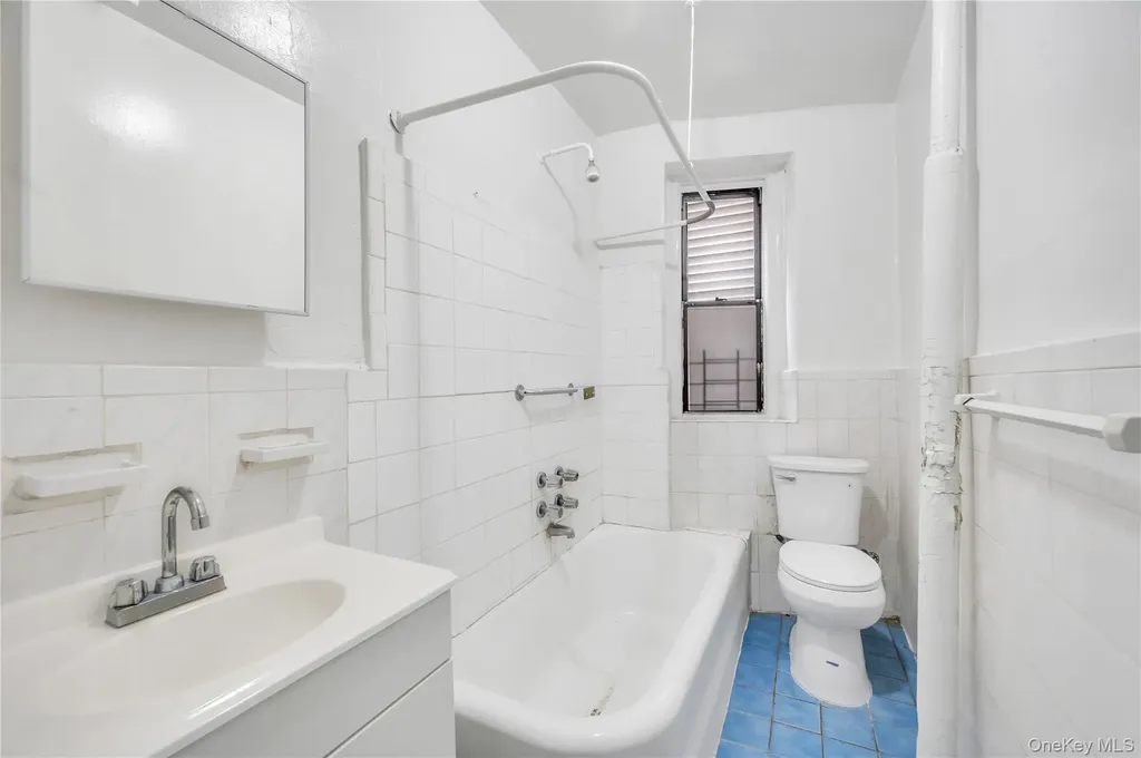 3152 Hull Avenue Bronx NY 10467