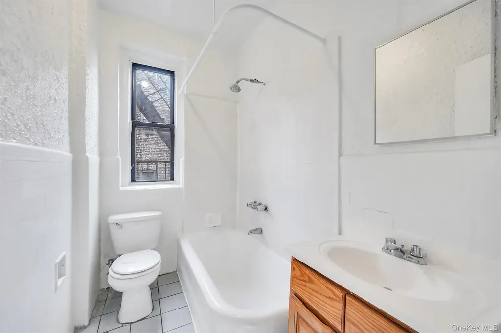 3152 Hull Avenue Bronx NY 10467