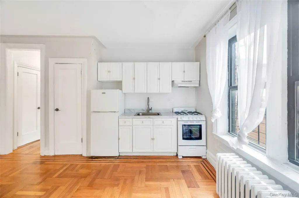 3152 Hull Avenue Bronx NY 10467