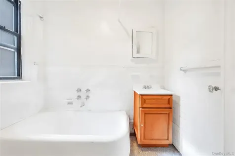 3152 Hull Avenue Bronx NY 10467
