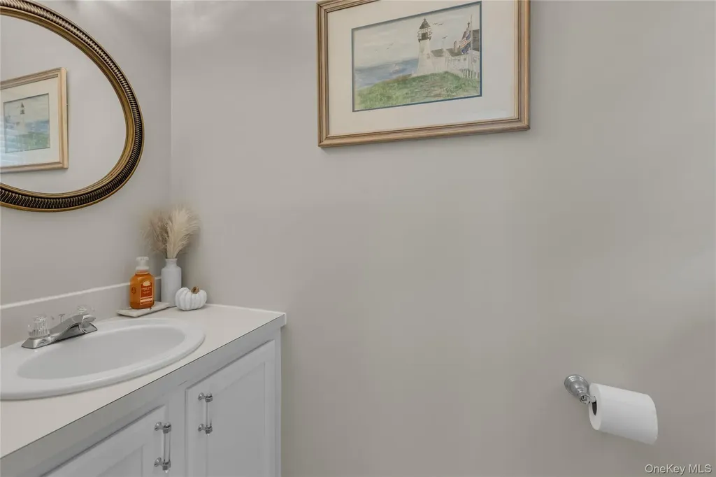 32 Scarborough Drive Smithtown NY 11787