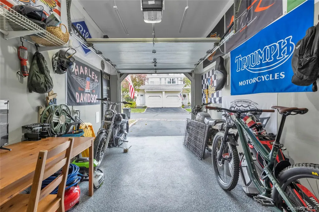 32 Scarborough Drive Smithtown NY 11787