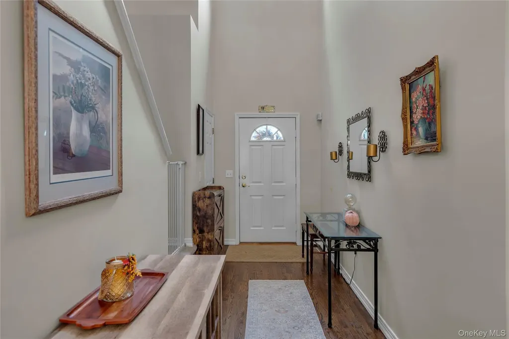 32 Scarborough Drive Smithtown NY 11787