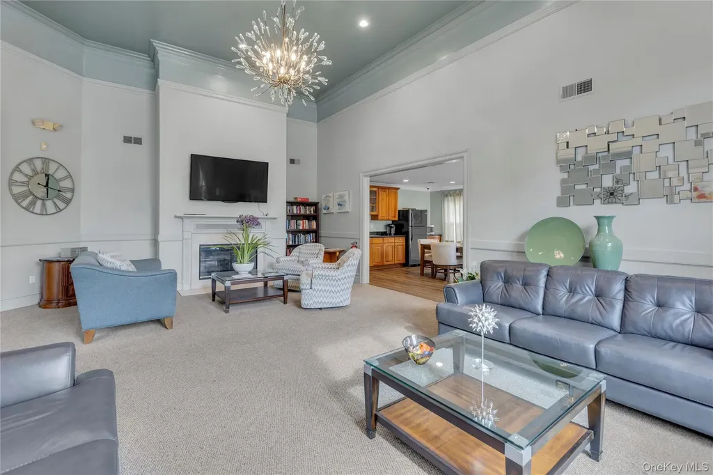 32 Scarborough Drive Smithtown NY 11787