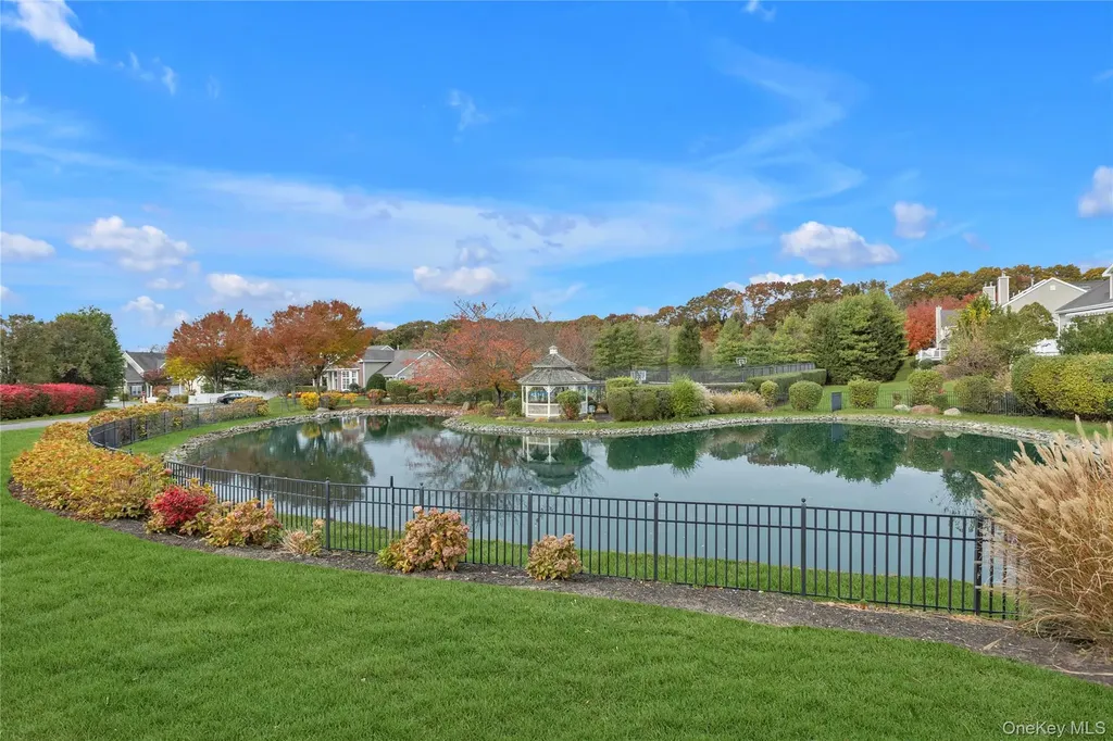 32 Scarborough Drive Smithtown NY 11787