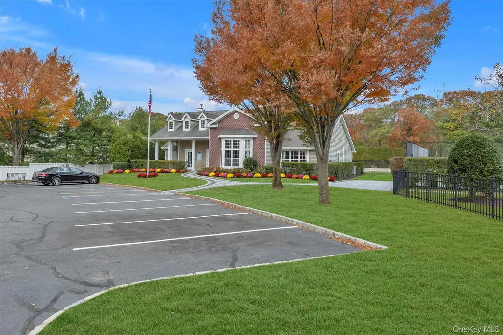 32 Scarborough Drive Smithtown NY 11787