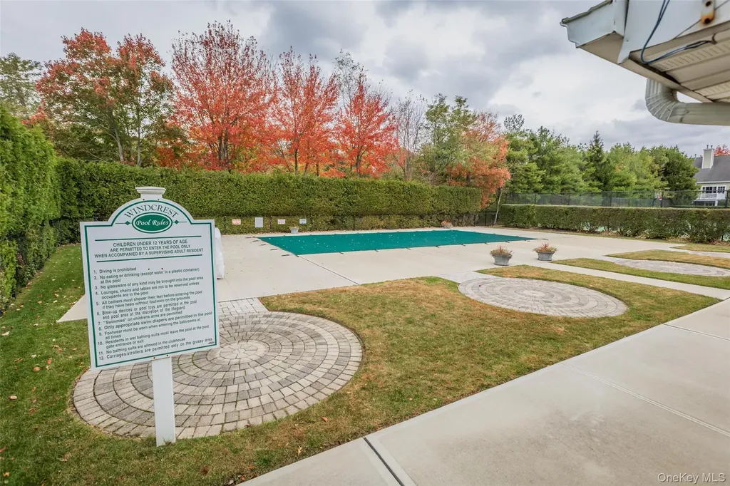 32 Scarborough Drive Smithtown NY 11787