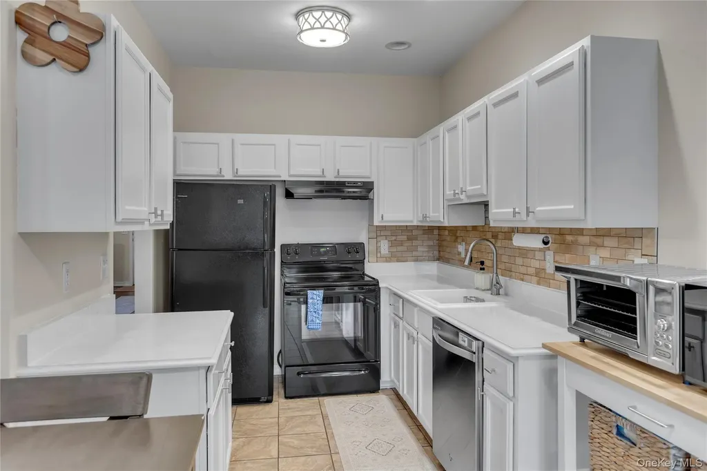 32 Scarborough Drive Smithtown NY 11787