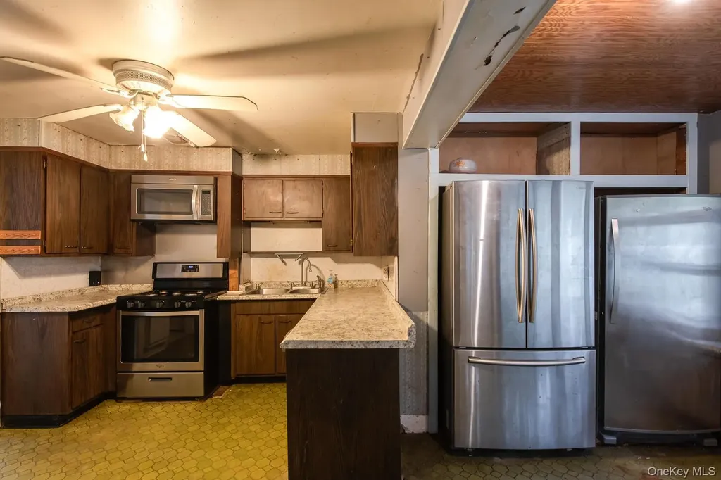88 Buckingham Avenue Poughkeepsie NY 12601