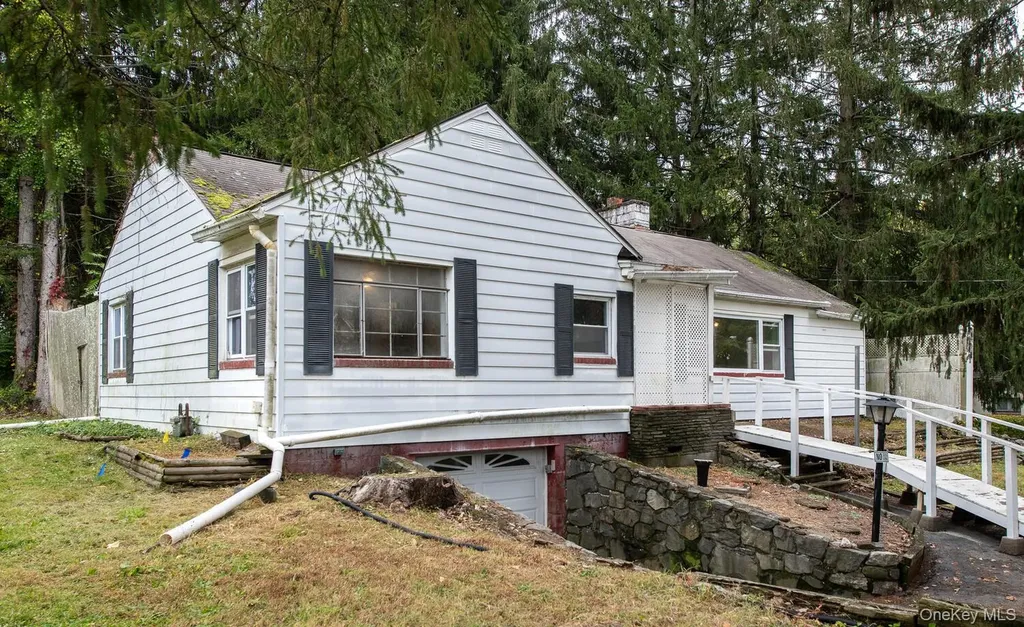 88 Buckingham Avenue Poughkeepsie NY 12601