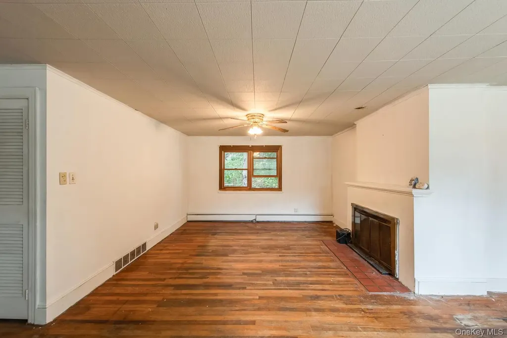 88 Buckingham Avenue Poughkeepsie NY 12601