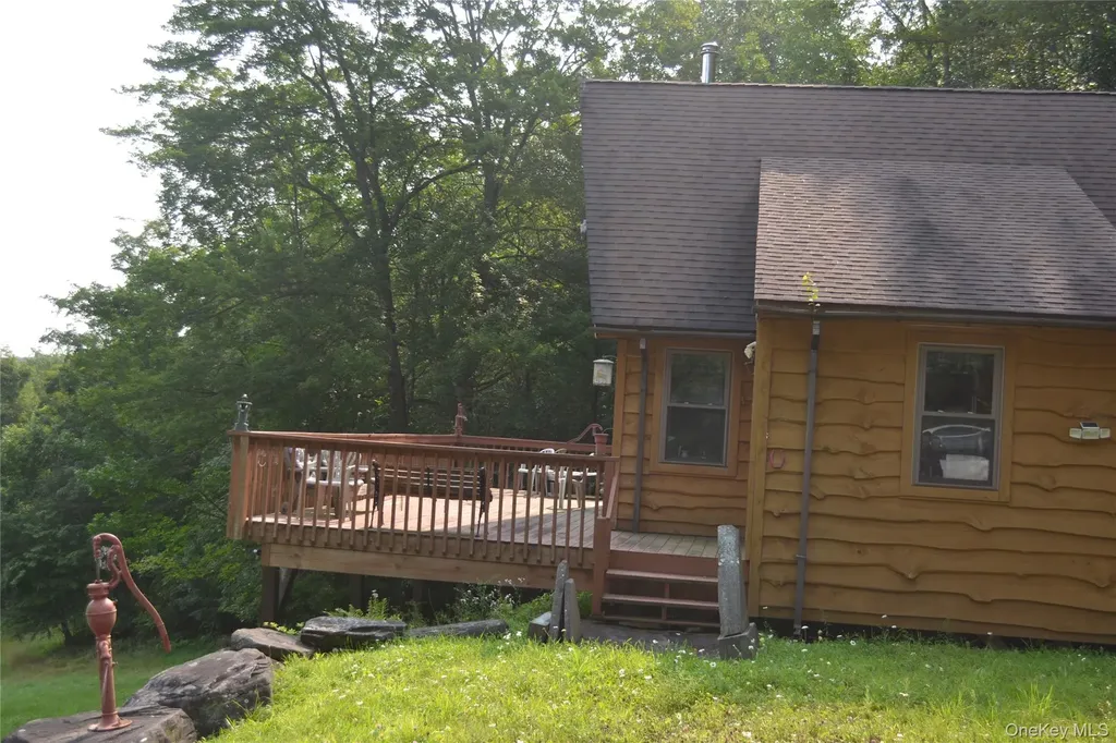 365 Via Appian Way Roscoe NY 12776