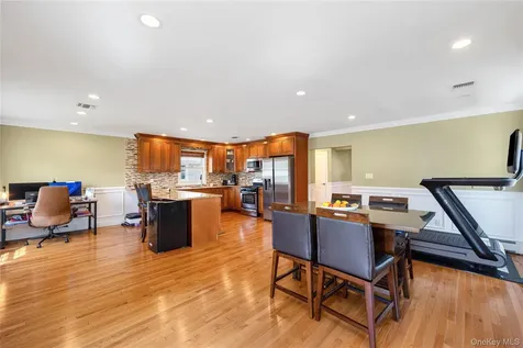 2758 Harvard Place Baldwin NY 11510