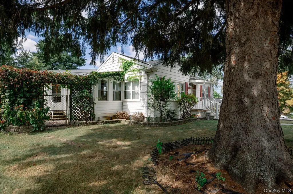 15 E Dogwood Drive Poughkeepsie NY 12601