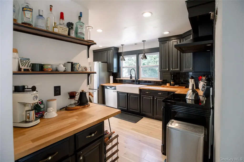 15 E Dogwood Drive Poughkeepsie NY 12601