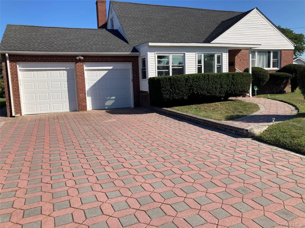 113 Barnum Street West Babylon NY 11704