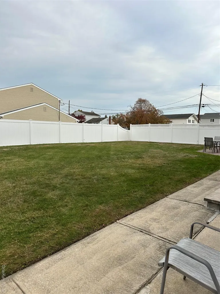 113 Barnum Street West Babylon NY 11704