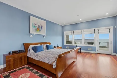 135 Kensington Oval New Rochelle NY 10805