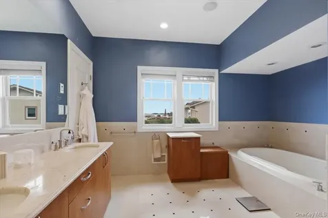 135 Kensington Oval New Rochelle NY 10805