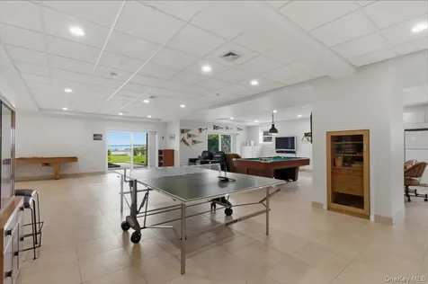 135 Kensington Oval New Rochelle NY 10805