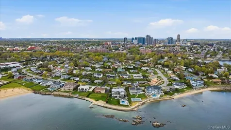 135 Kensington Oval New Rochelle NY 10805