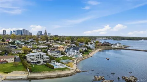 135 Kensington Oval New Rochelle NY 10805