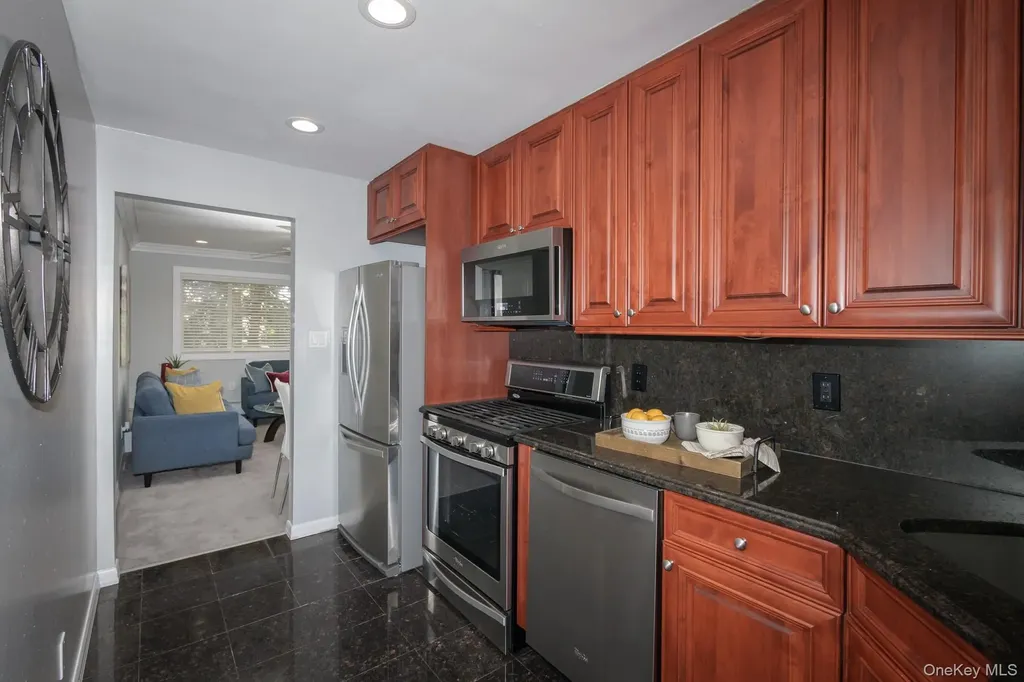 40 Broadway Amityville NY 11701