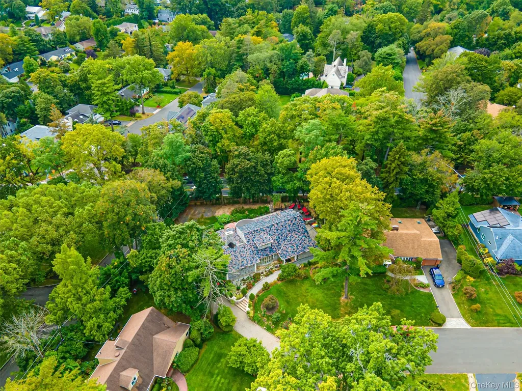 26 Rivers Drive Great Neck NY 11020