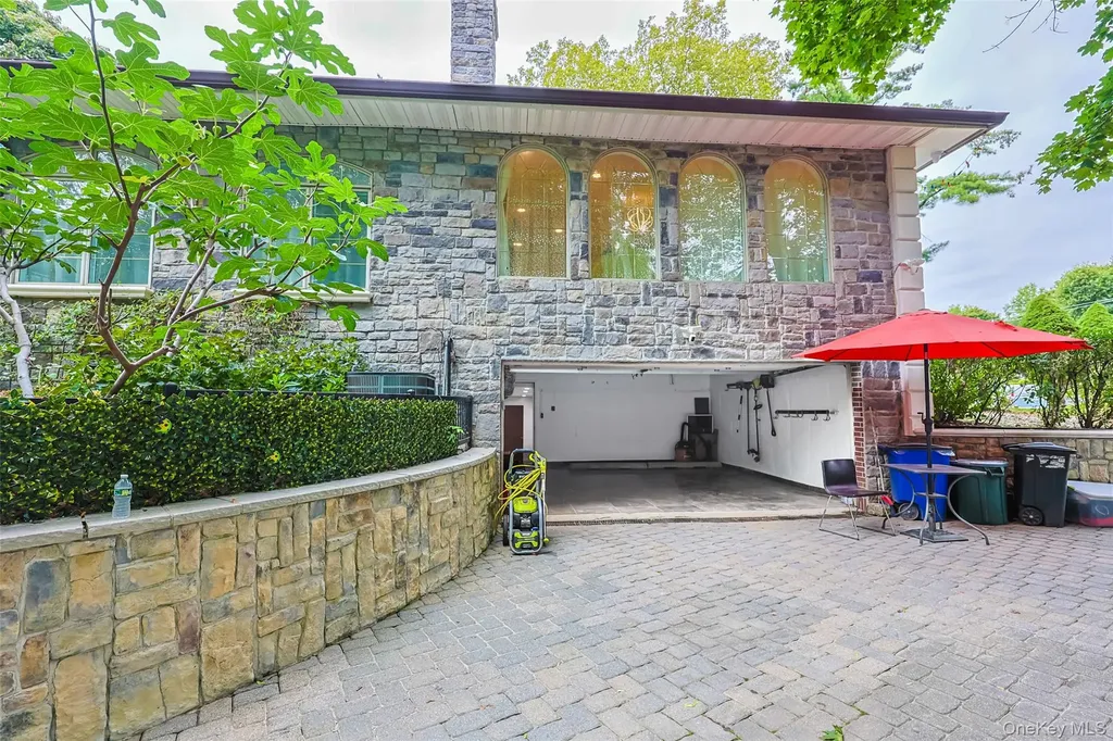 26 Rivers Drive Great Neck NY 11020