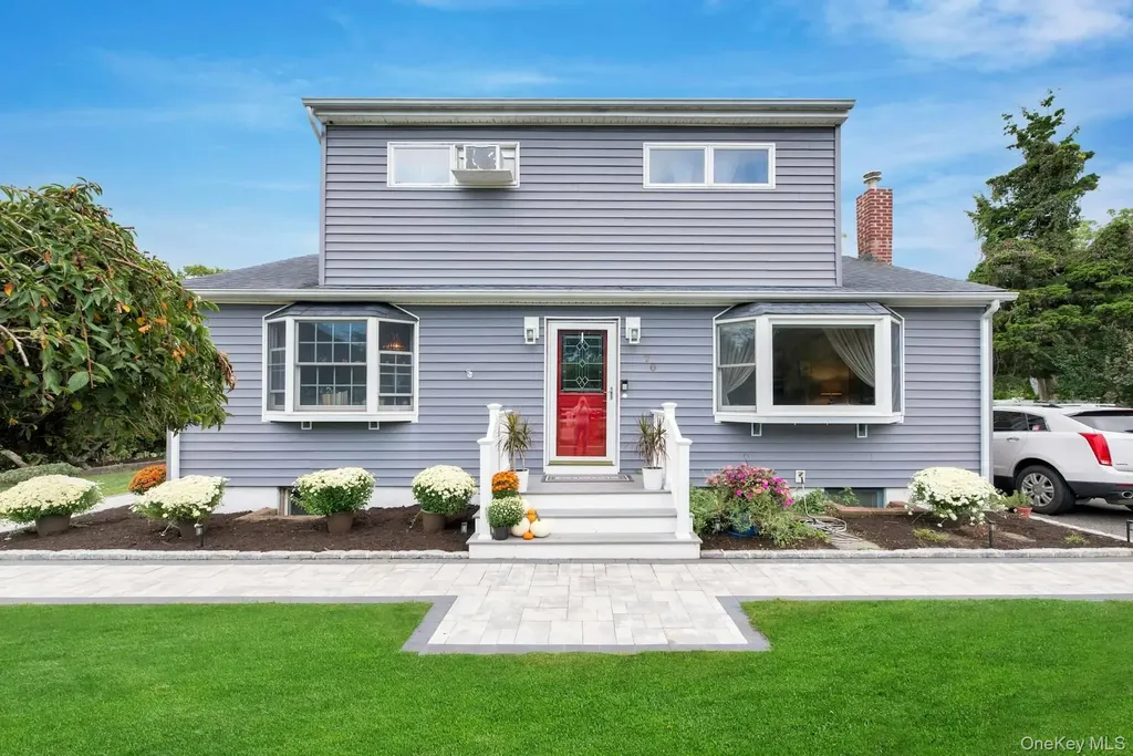 70 Fanning Avenue Hampton Bays NY 11946